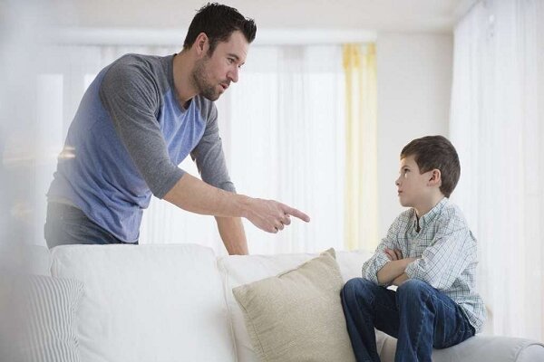 نحوه درست بیان مشکلات جلوی کودکان