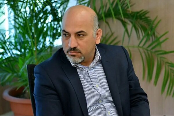 قیمت‌گذاری بنزین متناسب با درآمد مردم و بدون شیب تند اعمال شود