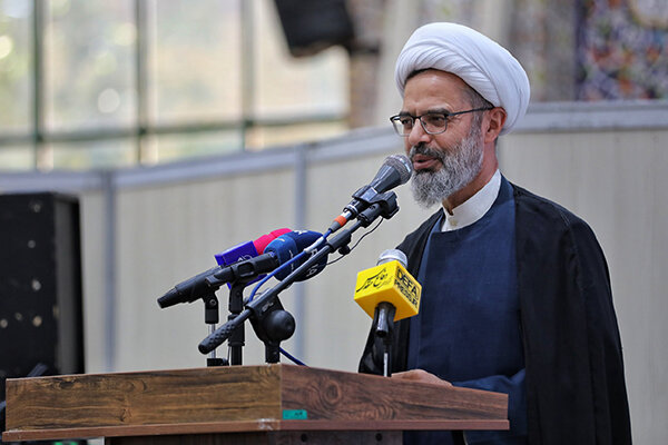 تفاضل و تفاوت در برتری افراد عمدتاً ناشی از میزان علم و دانش آنهاست