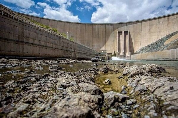 نیروگاه سد زاینده‌رود از مدار خارج شد