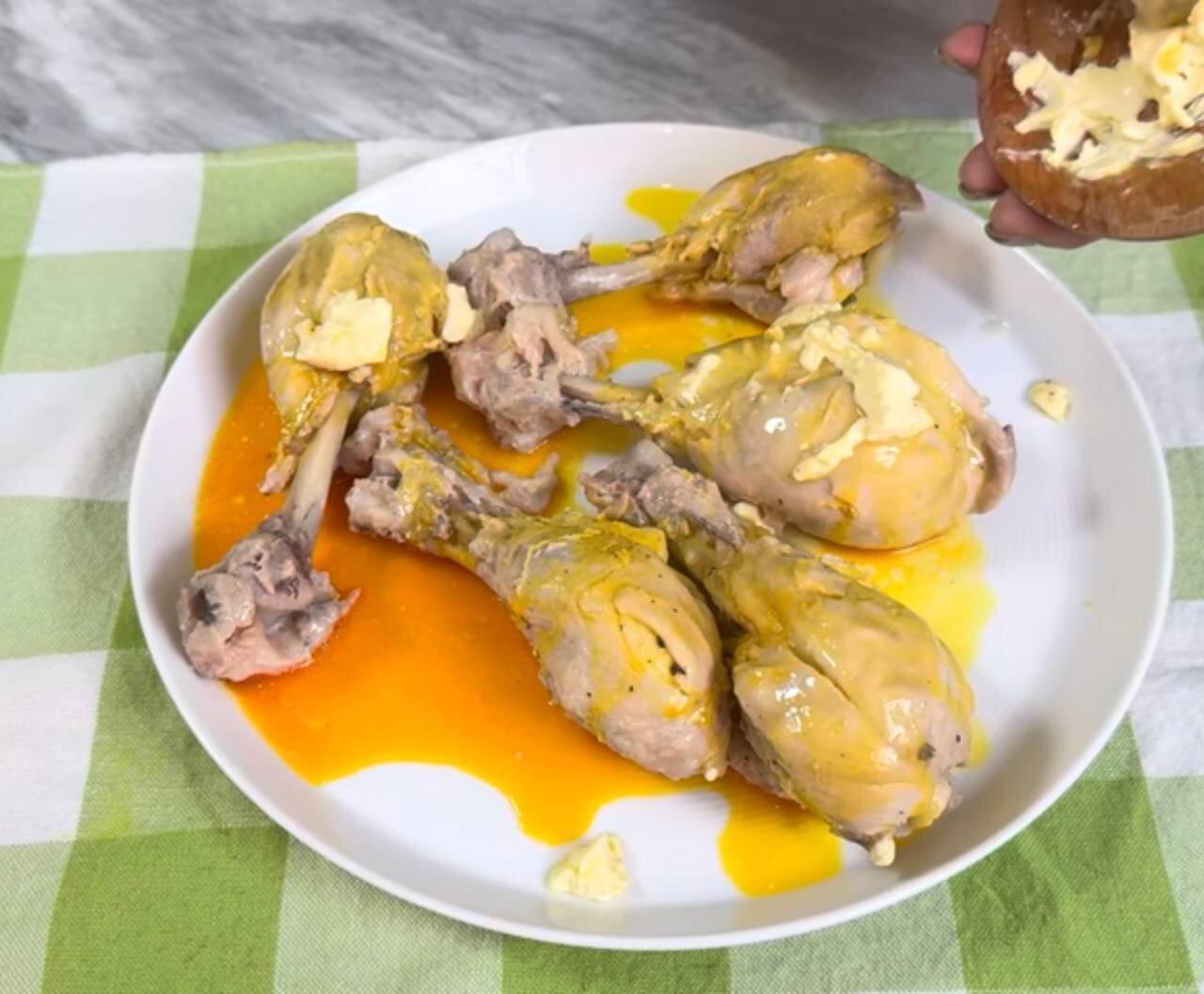 آموزش آشپزی / طرز تهیه مرغ دوغی خوشمزه با زعفران و کره