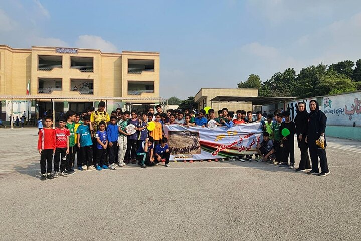 آموزش مقدماتی فریزبی برای دانش‌آموزان بندرعباسی