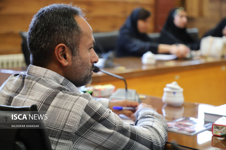 کرسی ازاد اندیشی شیروان