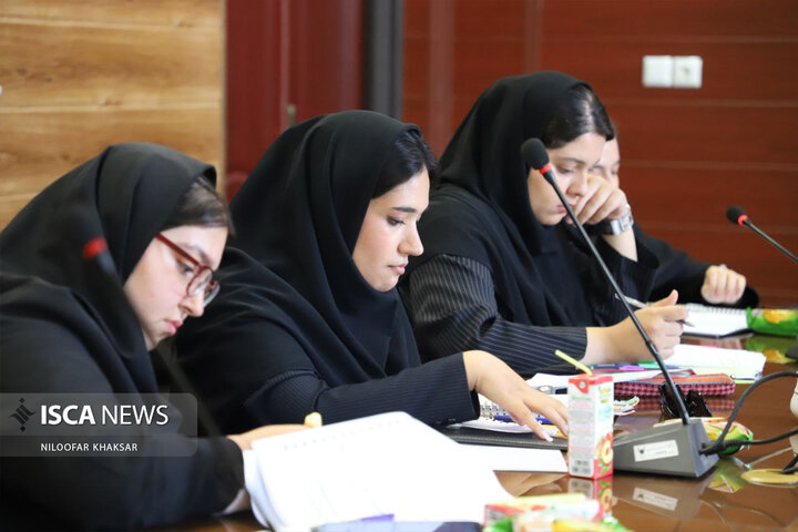 کرسی ازاد اندیشی شیروان