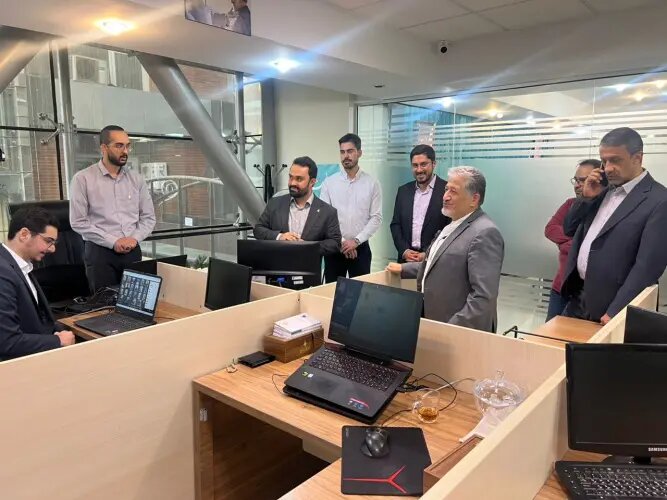 دکتر رنجبر از رسانههای دانشگاه آزاد اسلامی بازدید کرد