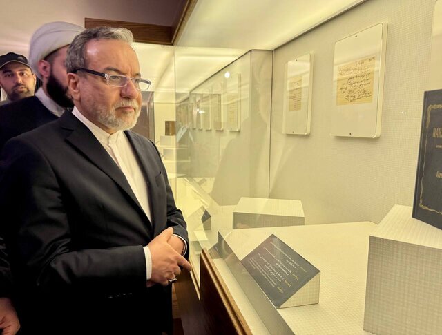 بازدید عراقچی از منزل رهبرانقلاب