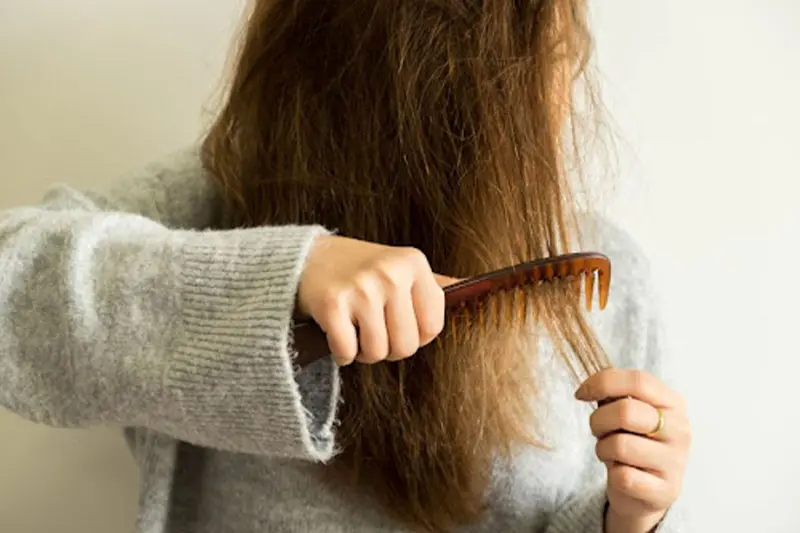 درمان و پیشگیری از آسیب مو در اثر آفتاب