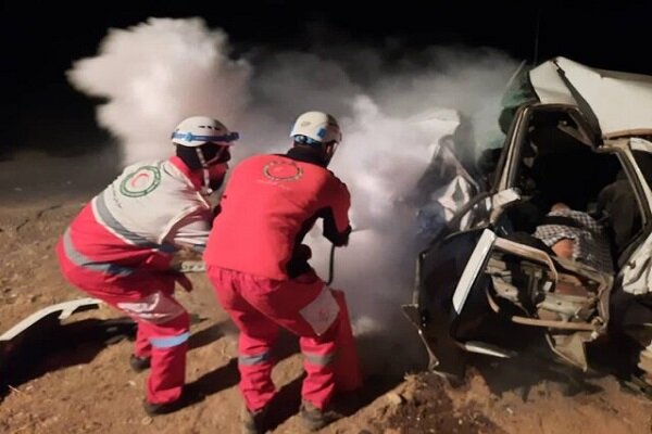 ۴ کشته و ٧ مصدوم بر اثر تصادف دو پژو سواری در کرمان