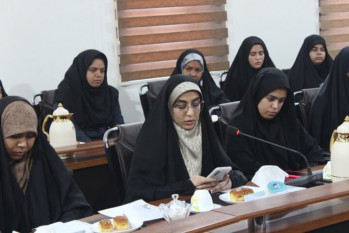 نشست فعالان مهدوی دانشگاه‌های هرمزگان با نماینده ولی‌فقیه برگزار شد