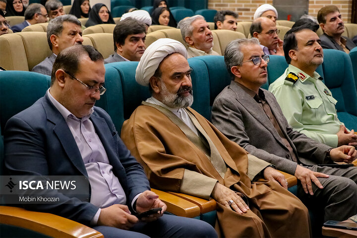 مراسم تجلیل از خادمان اربعین حسینی در استانداری یزد