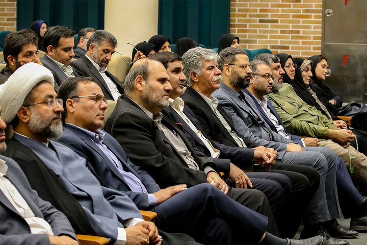 مراسم تجلیل از خادمان اربعین حسینی در استانداری یزد