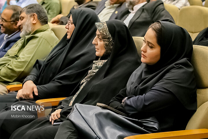 مراسم تجلیل از خادمان اربعین حسینی در استانداری یزد