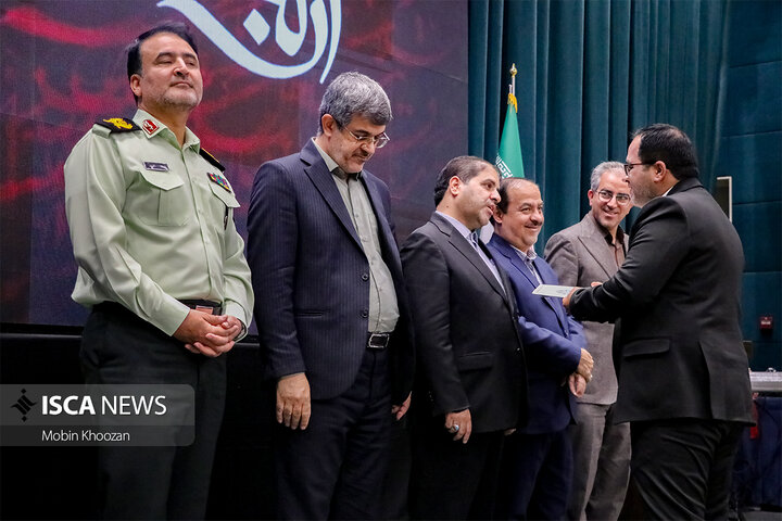 مراسم تجلیل از خادمان اربعین حسینی در استانداری یزد