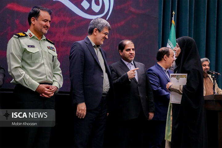 مراسم تجلیل از خادمان اربعین حسینی در استانداری یزد