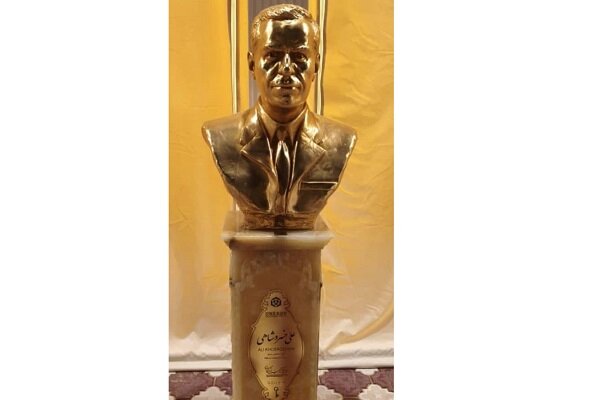 رونمایی از سردیس ۱۹ نفر از کارآفرینان بزرگ ایران در امارات