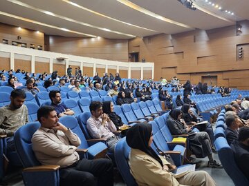 تحصیلات تکمیلی باید گرهای از مشکلات کشور بگشاید