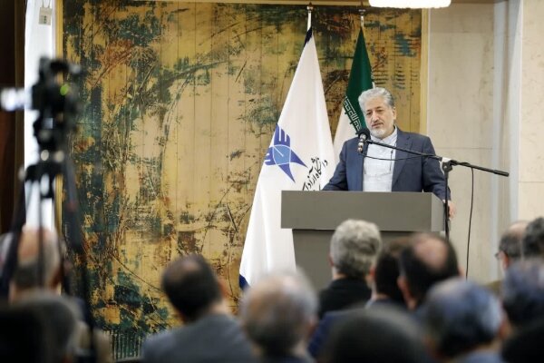 شورای دانشگاه آزاد اسلامی استان قم با حضور دکتر رنجبر برگزار شد