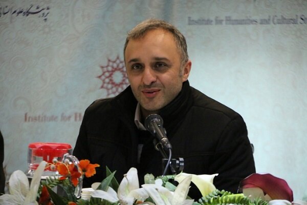 صفحه آرایی «ایران در عصر امامان» ۱۴ماه طول کشید/ حسن روح الامین ۳۶ تصویر اختصاصی برای این کتاب طراحی کرد