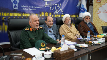 توانمندسازی به جای کمک یک‌طرفه؛ دانشگاه آزاد و بسیج در مسیر محرومیت‌زدایی و امیدآفرینی