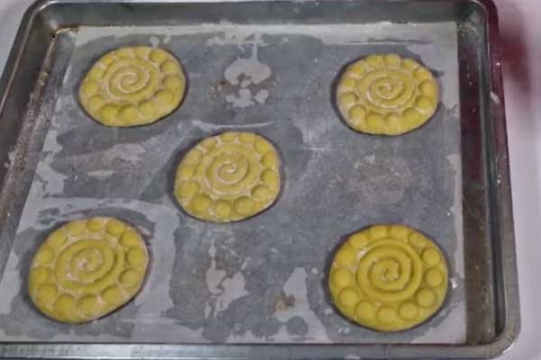 آموزش شیرینی پزی / طرز تهیه کلوچه فومن خانگی