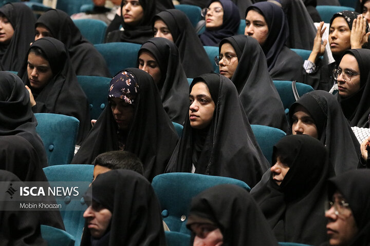 نخستین اجلاسیه ۴۳ شهید دانشجومعلم یزد در گام دوم انقلاب