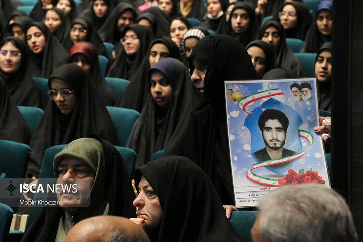 نخستین اجلاسیه ۴۳ شهید دانشجومعلم یزد در گام دوم انقلاب