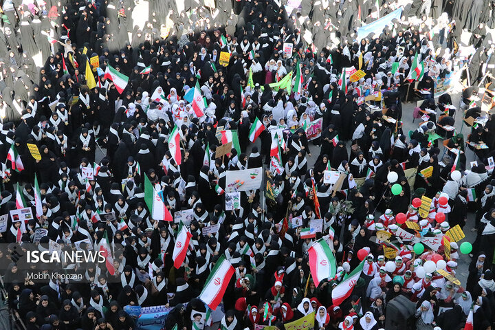 حماسه یوم‌الله ۱۳ آبان در یزد، تجلی وحدت دانش‌آموزان و اقشار مردم در مسیر انقلاب