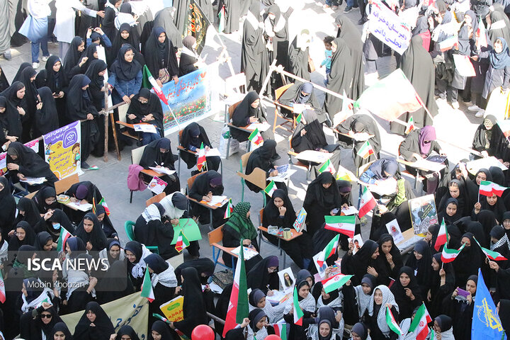 حماسه یوم‌الله ۱۳ آبان در یزد، تجلی وحدت دانش‌آموزان و اقشار مردم در مسیر انقلاب