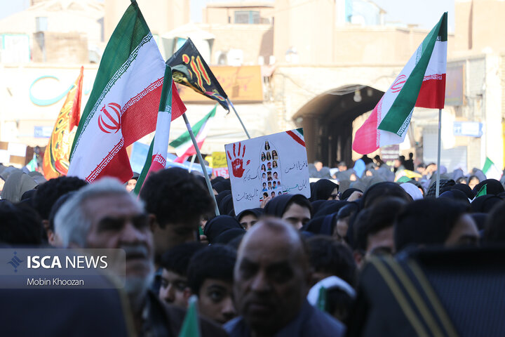 حماسه یوم‌الله ۱۳ آبان در یزد، تجلی وحدت دانش‌آموزان و اقشار مردم در مسیر انقلاب