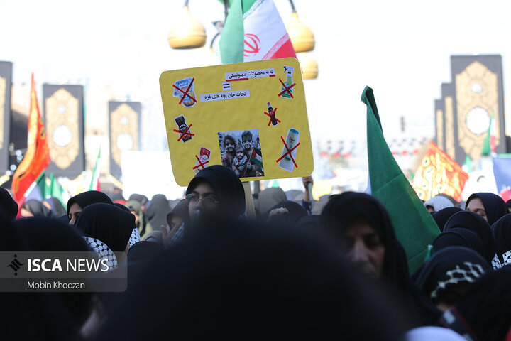 حماسه یوم‌الله ۱۳ آبان در یزد، تجلی وحدت دانش‌آموزان و اقشار مردم در مسیر انقلاب