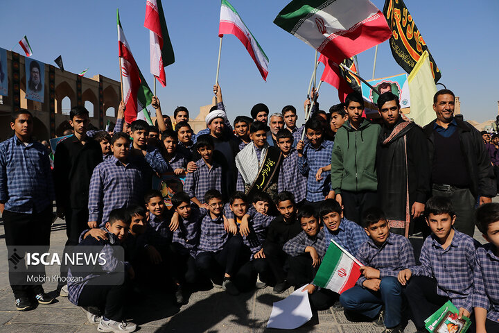 حماسه یوم‌الله ۱۳ آبان در یزد، تجلی وحدت دانش‌آموزان و اقشار مردم در مسیر انقلاب