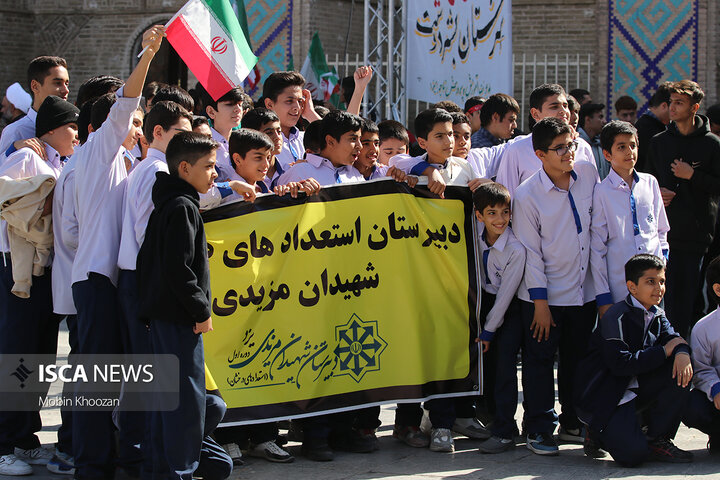 حماسه یوم‌الله ۱۳ آبان در یزد، تجلی وحدت دانش‌آموزان و اقشار مردم در مسیر انقلاب