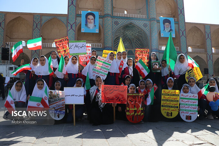 حماسه یوم‌الله ۱۳ آبان در یزد، تجلی وحدت دانش‌آموزان و اقشار مردم در مسیر انقلاب