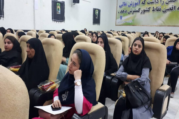 نشست صمیمانه مسئولان دانشگاه آزاد با دانشجویان در فضایی سازنده