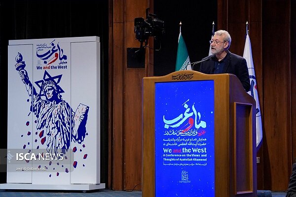 لاریجانی: غرب مذاکره را برای تسلیم می‌خواهد