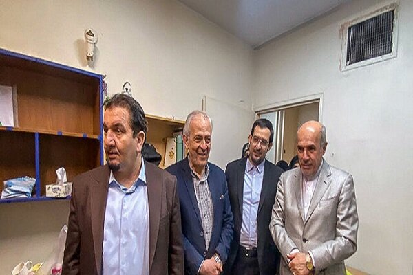 بازدید معاون وزیر علوم از خوابگاه دانشگاه الزهرا/ رسیدگی فوری به مشکلات دانشجویان