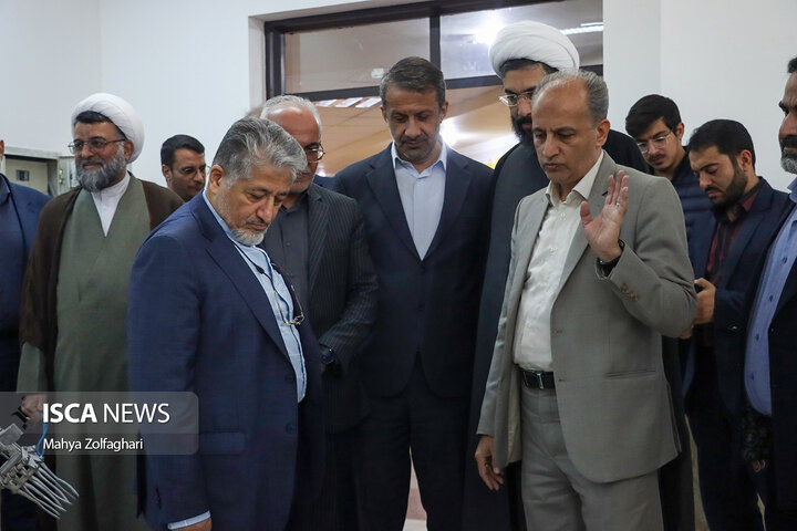 بازدید بیژن رنجبر از دستاورد های علمی و روباتیک دانشگاه آزاد اسلامی واحد یزد