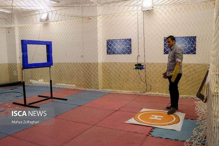 بازدید بیژن رنجبر از دستاورد های علمی و روباتیک دانشگاه آزاد اسلامی واحد یزد