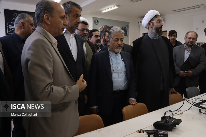 بازدید بیژن رنجبر از دستاورد های علمی و روباتیک دانشگاه آزاد اسلامی واحد یزد