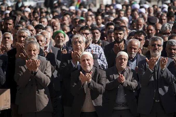 نماز باران در آستان مسجد جمکران اقامه شد