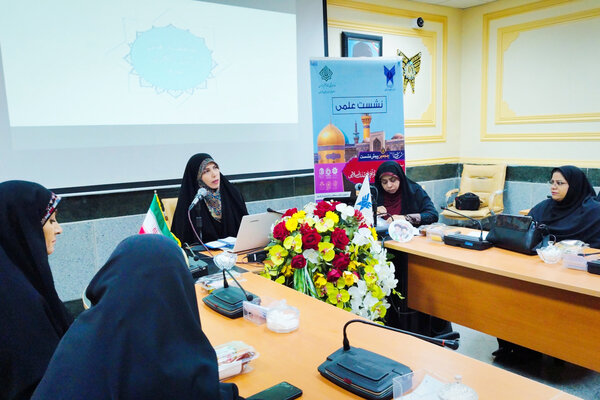 اگر الگوی درست ارائه نکنیم، دشمن آن را برای فرزندان ما می‌سازد