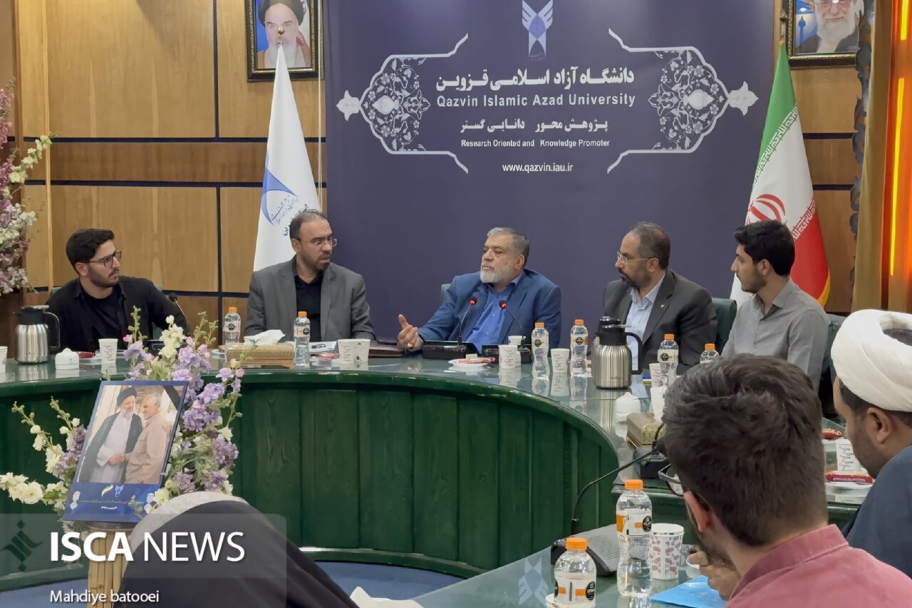 تأکید نماینده مردم قزوین بر نقش مردم در پیروزی‌های اخیر منطقه‌ای