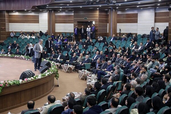 تیم‌های برتر پنجمین رویداد کرسی‌های آزاد اندیشی دانشگاه آزاد تجلیل شدند+ اسامی