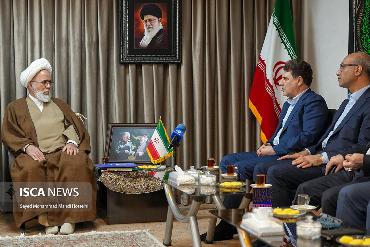 همدلی با دولت و تلاش برای رفع عقبافتادگیهای استان ادامه دارد