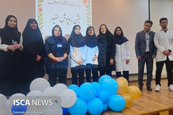 آیین روپوش سفید دانشجویان پرستاری دانشگاه آزاد اسلامی واحد بوشهر برگزار شد