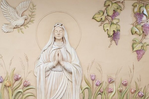 احترام به دین مسیحیت در عناصر و المان‌های ایستگاه متروی «مریم مقدس»