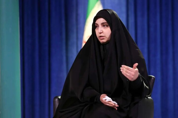 انتقاد دوباره نرجس سلیمانی از شهردار تهران / زاکانی مجوزی برای استخدام هم‌فکران خود گرفته؟