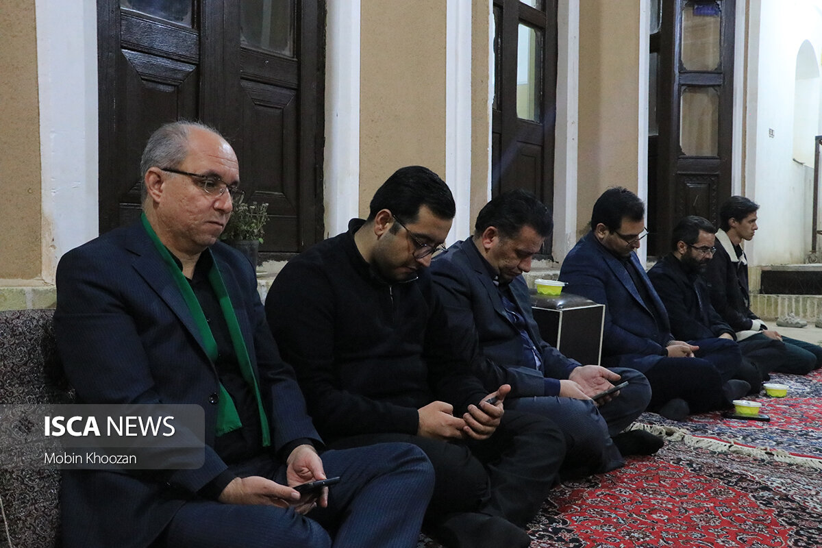 مراسم روضهخوانی حضرت زهرا (س) در خانه تشکلهای مردم نهاد یزد مراسم روضهخوانی حضرت زهرا (س) در خانه تشکلهای مردم نهاد یزد