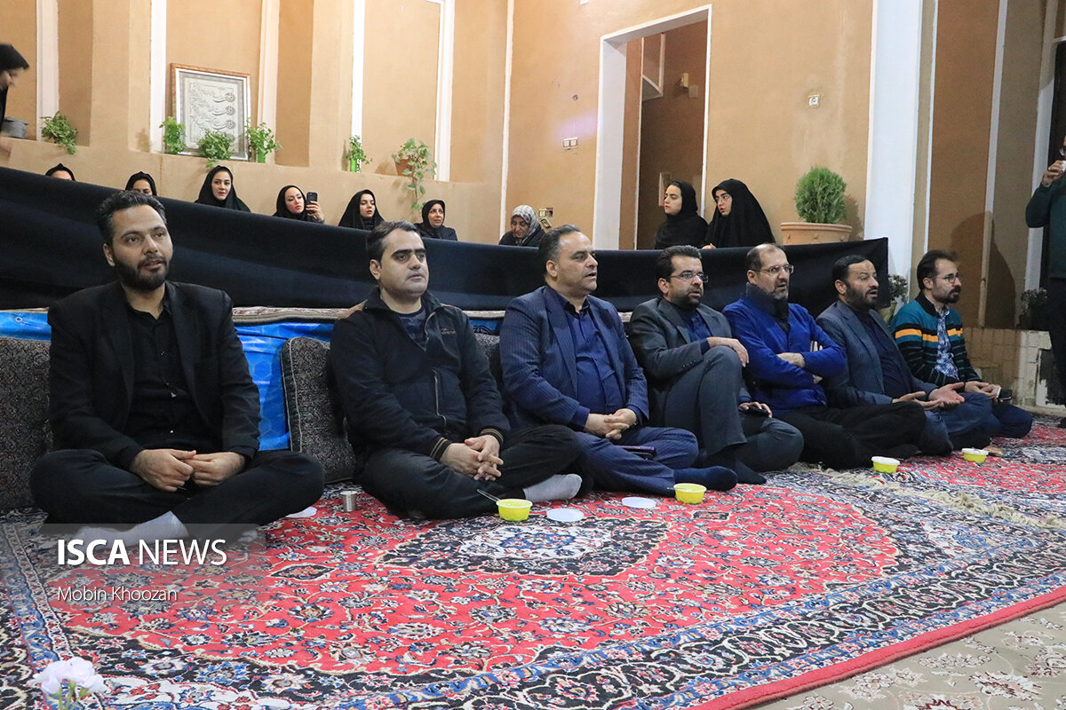 مراسم روضهخوانی حضرت زهرا (س) در خانه تشکلهای مردم نهاد یزد مراسم روضهخوانی حضرت زهرا (س) در خانه تشکلهای مردم نهاد یزد