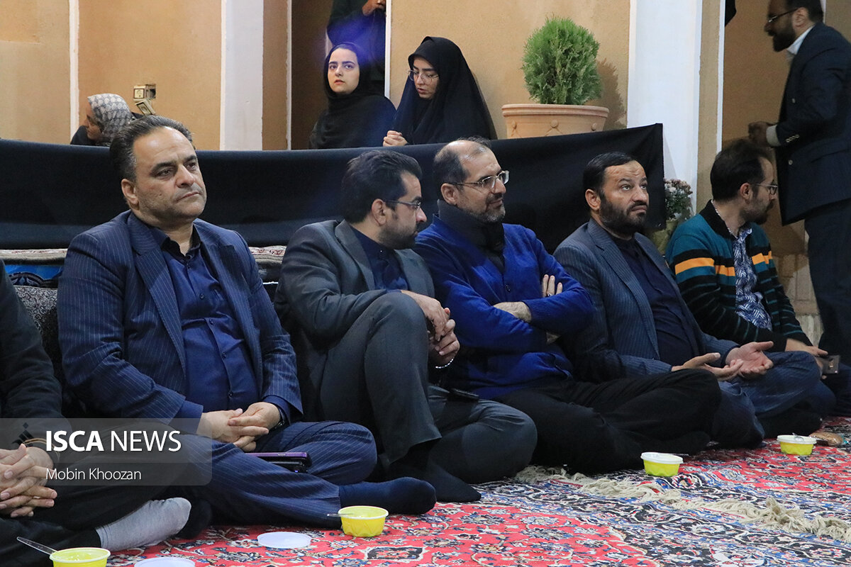 مراسم روضهخوانی حضرت زهرا (س) در خانه تشکلهای مردم نهاد یزد مراسم روضهخوانی حضرت زهرا (س) در خانه تشکلهای مردم نهاد یزد